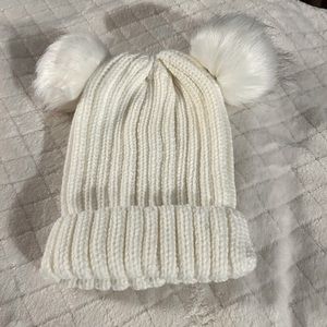 Brand new never worn Beanie Pom Pom hats ❤️